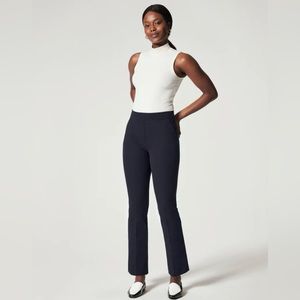 NWT spanx on-the-go kick flare pant in black, XS petite